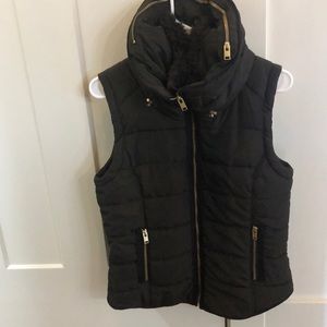 H&M puffy vest with faux fur & zip in hood XS